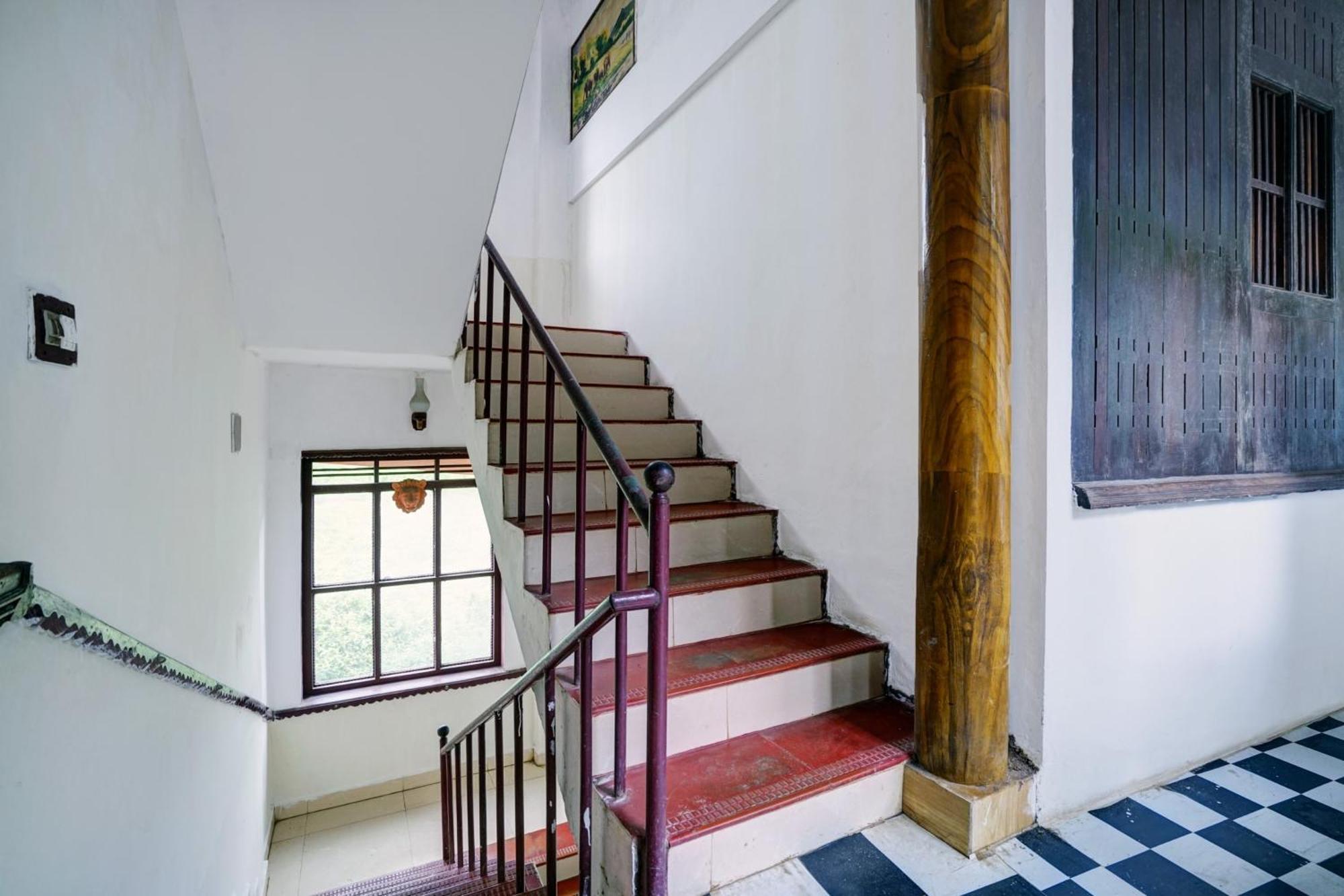 Oyo Flagship Meadow View Inn Thekkady Eksteriør billede