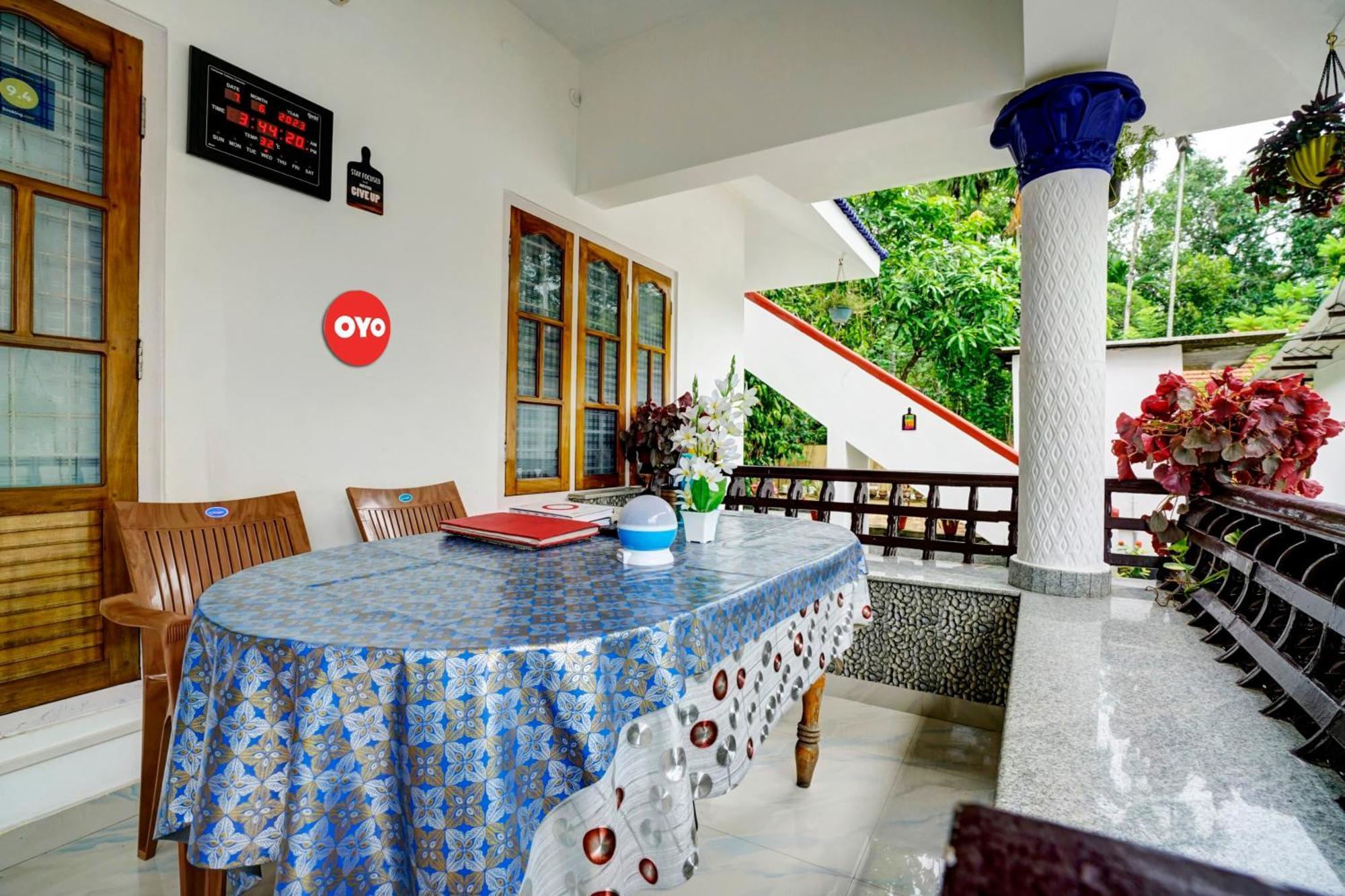 Oyo Flagship Meadow View Inn Thekkady Eksteriør billede