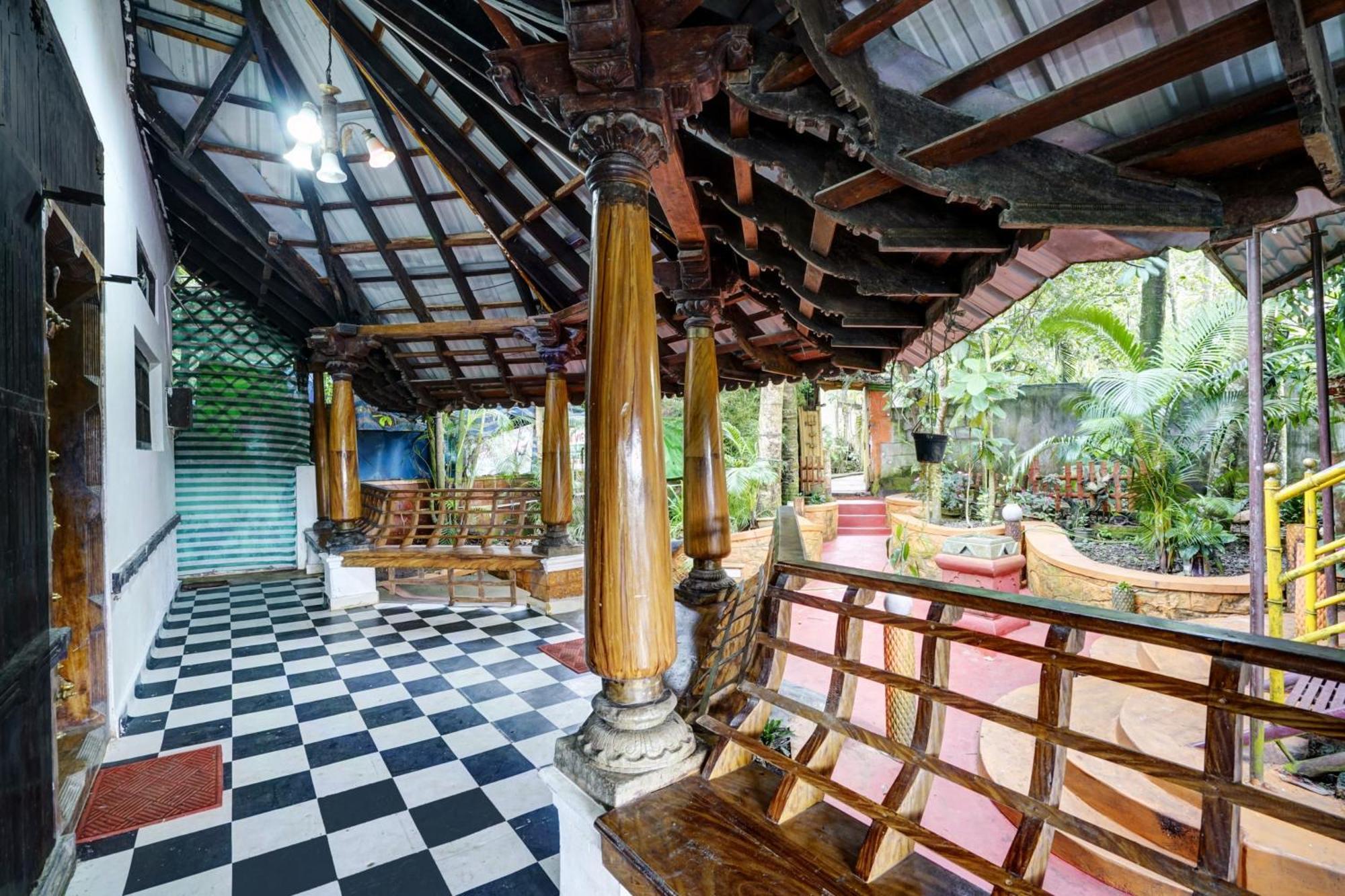 Oyo Flagship Meadow View Inn Thekkady Eksteriør billede